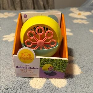Sun Squad Bubble Maker - Yellow and Blue